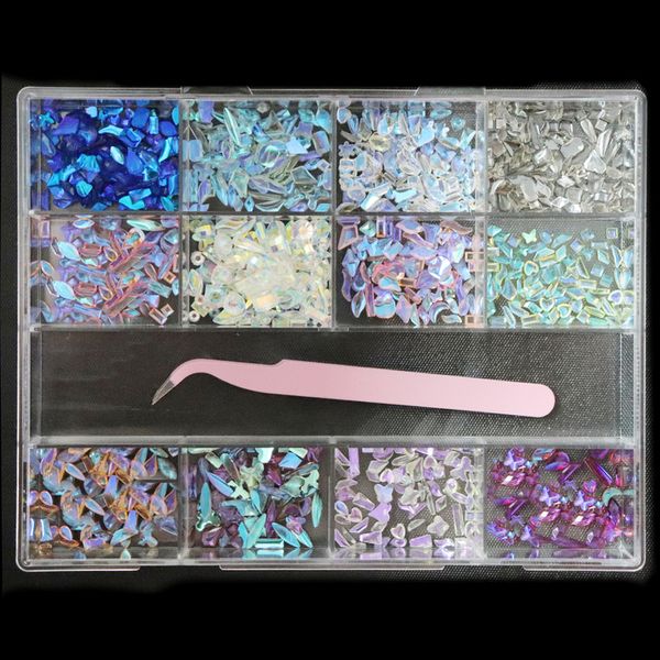 Decorazioni per nail art 600 pezzi Scatola Mix Crystal Aurora Diamond s Decor Drop Rhombus Design Flatback Pietre 3D Gemme fai da te 230921