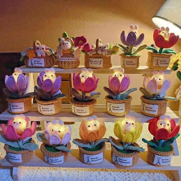 Fiori decorativi con i conigli a mano lampada da scrivania luci artificiali ornamenti all'uncinetto regalo per bambini idee tavolo per bambini decorazione