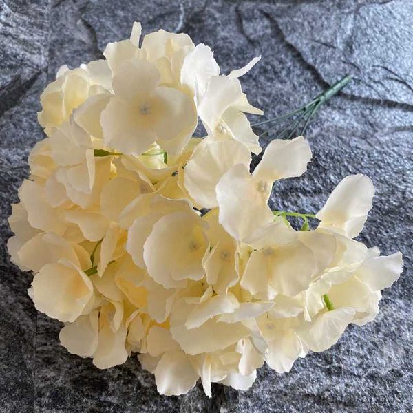 Decorazioni natalizie Bouquet di teste grandi Fiori artificiali bianchi di seta per la decorazione della tavola della camera da letto della festa nuziale Decorazione della parete di casa R230922