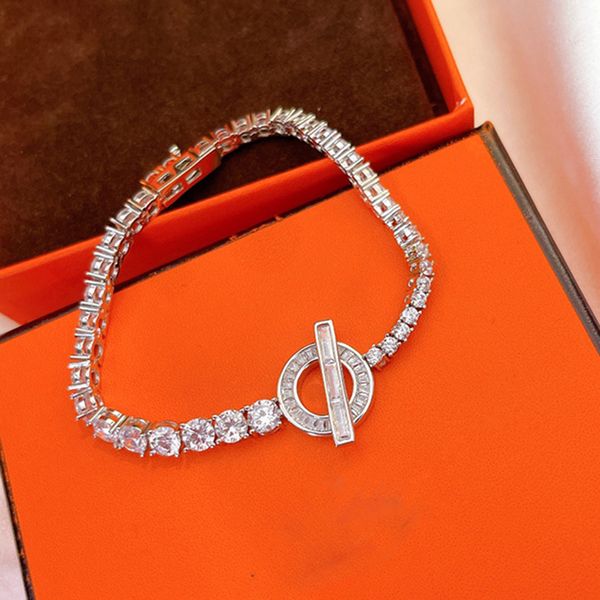 Charme de luxo feminino joias pulseira de ouro barra transversal versátil combinada com design de diamante moda e designer minimalista de alta qualidade e magnífica pulseira feminina