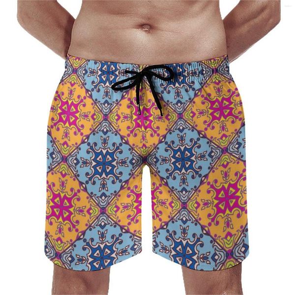 Shorts masculinos verão ginásio retro tribal correndo étnico floral impressão padrão praia casual secagem rápida troncos de natação tamanho grande