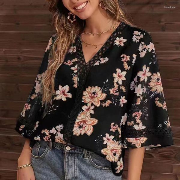 T-shirt da donna BKLD sciolto scollo a V stile pendolarismo manica svasata top in pizzo per camicia stampa floreale casual camicette da donna estive homewear