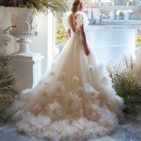 2023 Splendidi abiti lunghi da ballo Fiori 3D Appliques Abiti da sera con perline di cristallo Scollo a V Abito da festa a-line Occasioni speciali Abito formale da donna