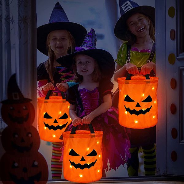 Suprimentos de Halloween LED Luz Halloween Truque ou Travessura Balde Sacos de Doces de Abóbora Dobrável Cesta de Halloween para Festa de Ação de Graças Cesta de Presente 230922