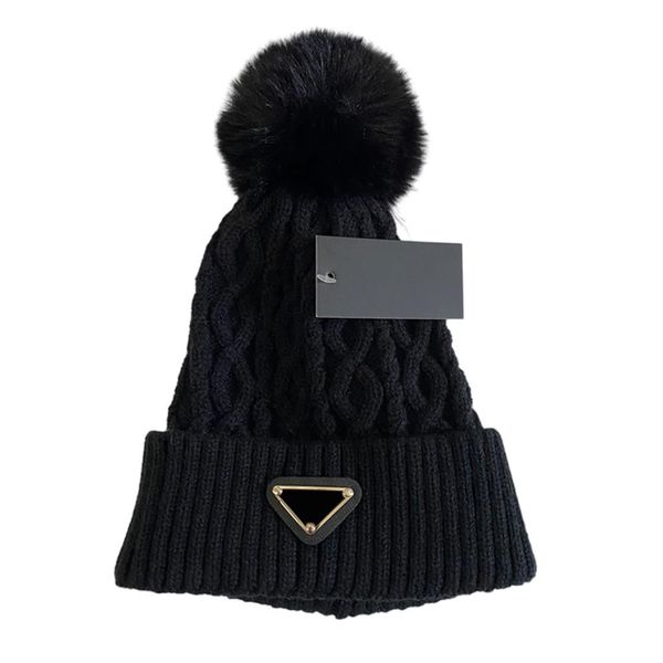 Designer Donna Berretti invernali Cappelli cofano esterno con vera pelliccia di procione Pompon Warm Girl Cap snapback donna pompon berretti con teschio bea2638