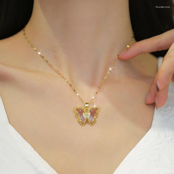 Anhänger Halsketten XiaoboACC Titan Stahl Frauen Mode Luxus Aushöhlen Schmetterling Vergoldet Kette Schmuck