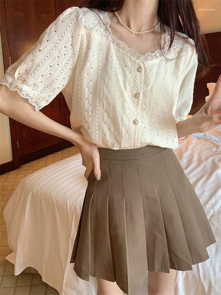 Damenblusen im japanischen Lolita-Stil, süßes Mädchen-Spitzenhemd, sanfte, süße Frau, Netzkante, quadratischer Kragen, schicke Knopf-Cardigan-Bluse