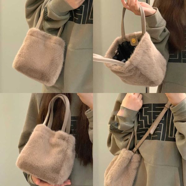 Mode Abendtaschen Ins Niedlichen Stil Plüsch Eimer Tasche für Frauen Koreanische Version Neue High Grade Kleine Design Pendler Handheld 230828