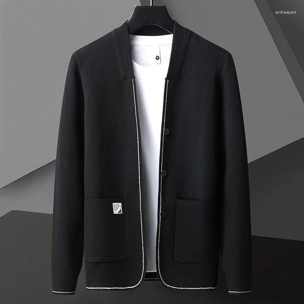 Maglioni da uomo Cardigan lavorato a maglia con tasca applicata di fascia alta da uomo Primavera e autunno Moda coreana casual maglione scialle tinta unita di alta qualità