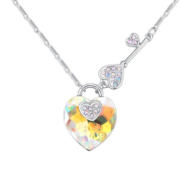 Collane con ciondolo Moda Temperamento Lady Key Love Collana di cristalli colorati a forma di cuore Gioielli per regalo da donna