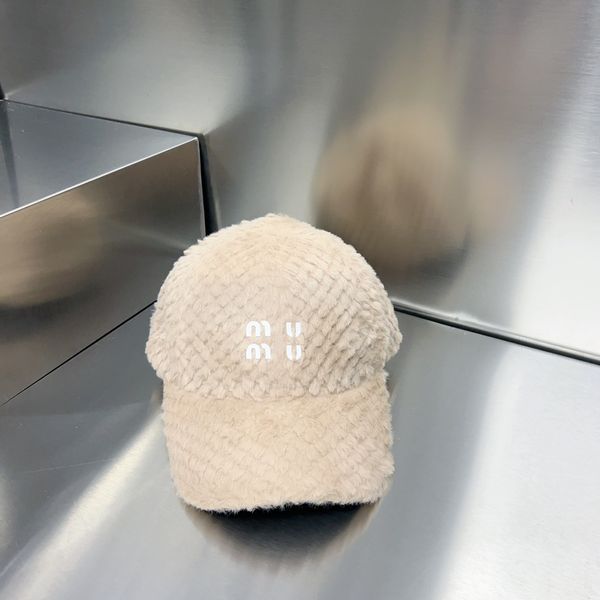 Tasarımcı Şapkaları Erkekler Bonnet Beanie Hat Yün Trail Beyzbol Kapağı İtalyan Lüks Siyah Snapback Sonbahar ve Kış Sıcak Casquette Şapkası