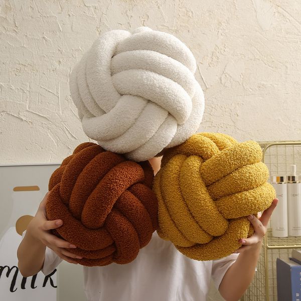 Cushiondecoratif Yastık Yaratıcı Yastıklar Koreli Düz Renk Peluş Twist Yastık Knot Yuvarlak Özel Şey Retro Yastık Ev Cadılar Bayramı Dekor 230923