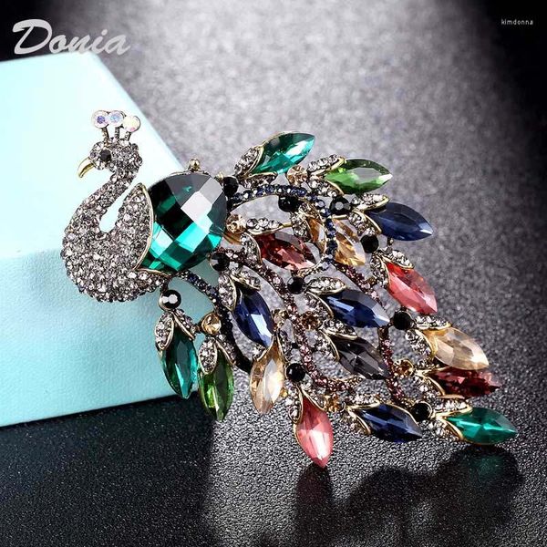 Broschen Donia Jewelry Europäische und amerikanische Mode, große Strass-Pfau-Legierungsbrosche, luxuriöse Tieraccessoires