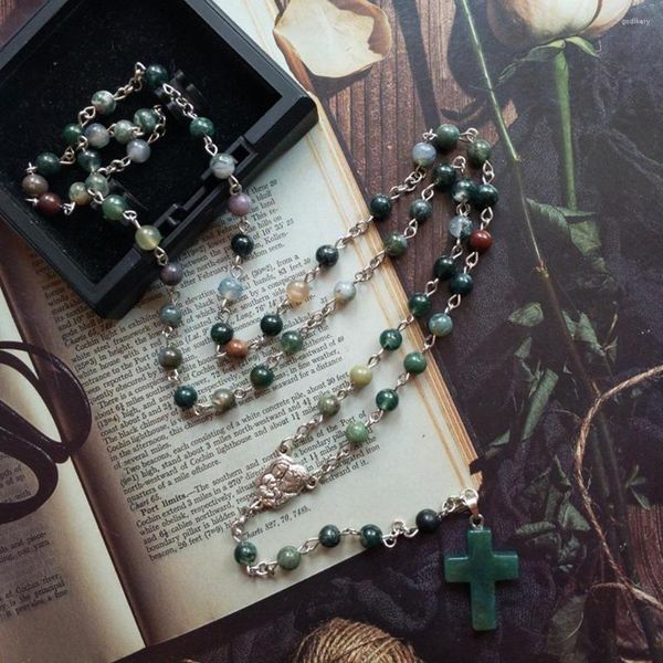 Collane con ciondolo Diyalo Perline di pietra verde scuro Catena Croce Medaglia della Sacra Famiglia Collana del rosario Coroncina di preghiera Cresima Battesimo Gioielli