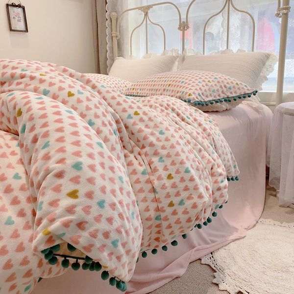 Conjuntos de cama inverno quente confortável veludo velo amor com pequena bola borda menina conjunto capa edredão plana/equipada folha fronha