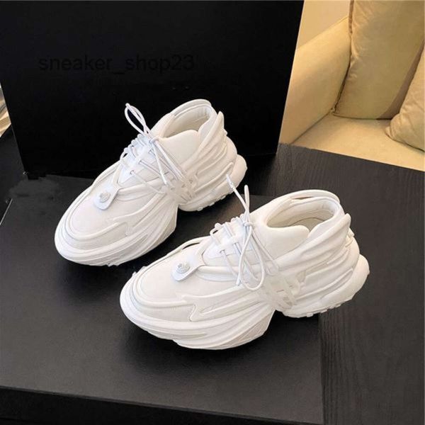Yumuşak Erkekler Uzay Gemisi 2023 Moda Tasarımcısı Marka Top Kadınlar Günlük Kalite Şok Çift Spor Balmain Ayakkabı Ayakkabı Klasik Sneaker Spor Spor Ayakkabıları Kij4