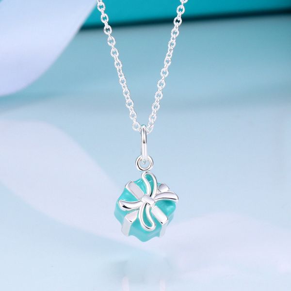 925 STERLING Silver Clover Anahtar Tasarımcı Kolye Kolyeleri Çapraz Zincir Lüks İnci Parlayan CZ Zirkon Diamond Marka Zarif Suçlama Kolye Takı