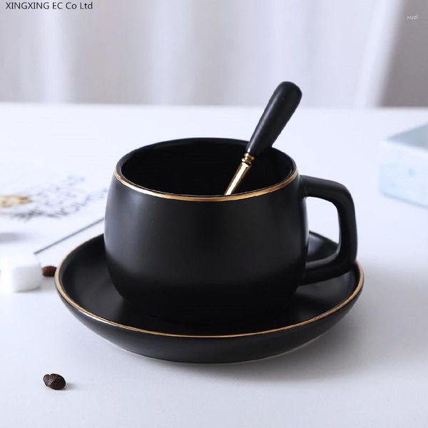 Tazze Set da tè in ceramica di lusso creativo Tazza da caffè nordica e piattino Tazza con manico semplice per uso domestico Phnom Penh Nero satinato