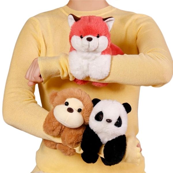 Bambole di peluche 23 cm Animali Slap Snap Wrap Bracciale Bracciale Bunny Panda Tiger Raccoon Anello a mano Giocattoli per bambini Divertente regalo di compleanno 230923