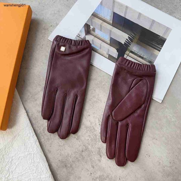 23SS Schaffell-Handschuhe für Damen, warmes Plüschfutter, Fäustlinge, modisches Leder, Mädchen, Fünf-Finger-Handschuhe, Winter, Geschenk, inklusive Box