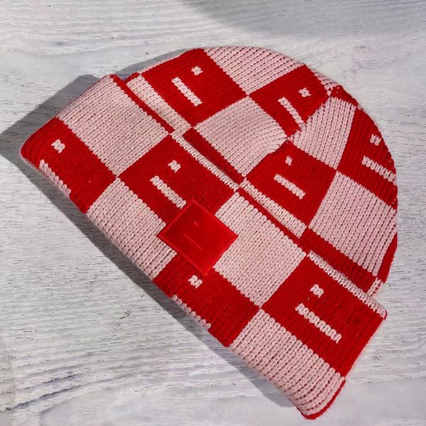 Lüks Beanies Tasarımcılar Beanie Gülümseme Kapağı Kış Kış Fasulyesi Erkekler ve Kadınlar Bonnet Örme Sıcak Kapak Çok yönlü ahşap kapak Jacquard Sıcak Şapka Soğuk Kap Ski Kapakları Avrupa Çok İyi Mallar