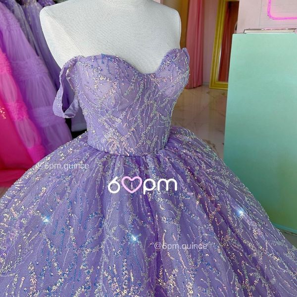 Lavendel Schatz glänzende Spitze Perlen Quinceanera Kleider 2024 schulterfreies Ballkleid Sweet 16 Kleid Geburtstagsparty Kleider