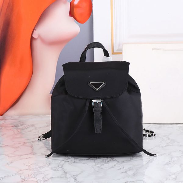 23SS Designer Womens Parachute Grande Capacidade Mens Triângulo Livro Moda Nylon Cambridge Commuter Bag P Mochila Dupla