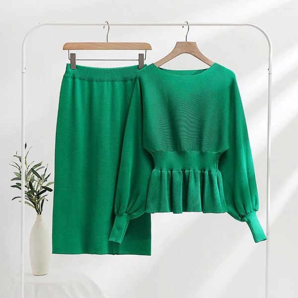 Abiti da lavoro 2023 Primavera Autunno Vintage lavorato a maglia due pezzi Set da donna verde O collo volant lanterna manica maglione aderente gonna tubino vestito