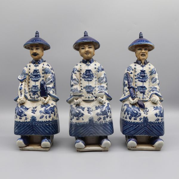 3 generaties Chinese keizers in de Qing-dynastie, blauw en wit keramiek beeldje, tafelaccessoire