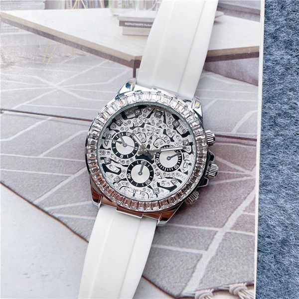 Брендовые часы Мужчины Женщины Леопардовый кристалл Алмазный стиль Каучуковый ремешок Кварцевые наручные часы X184327D