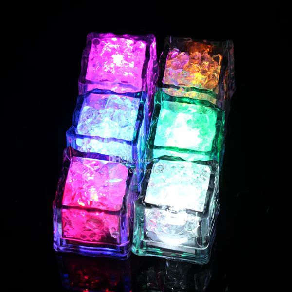 Cubi di ghiaccio a LED Luci notturne luminose Cambiamento di colore Modificabile Novità Illuminazione Palla per feste Luce flash Neon luminoso Festival di nozze 11 LL