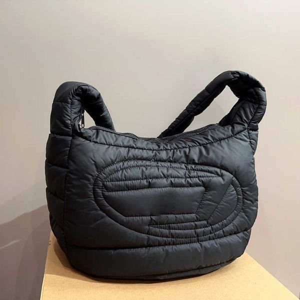 Neue Herbst und Winter Feder Umhängetaschen sterben-Tasche Unterarm Designer Einkaufstasche Straße Luxus Handtasche Frauen Umhängetasche Geldbörse 230926