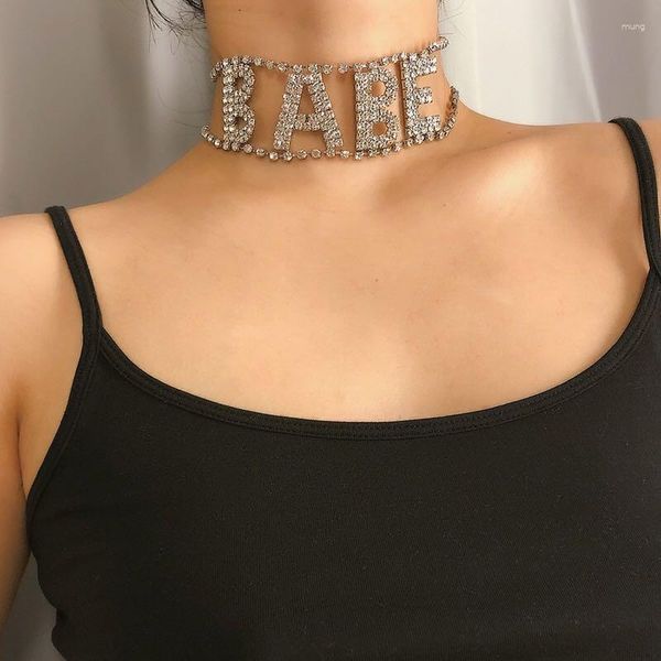 Halsband Mode Luxus Glänzende Strass frauen Halskette Süße Brief Babe Mit Kleidung Bankett Schmuck Zubehör Großhandel