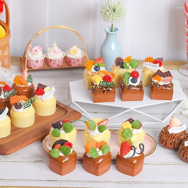 Party Supplies 6PCS Simulation 0f Obst Kuchen Dessert Modell Einstellung der Bühne Dekorieren Szene und Arrangieren Hochzeits-PO-Requisiten.