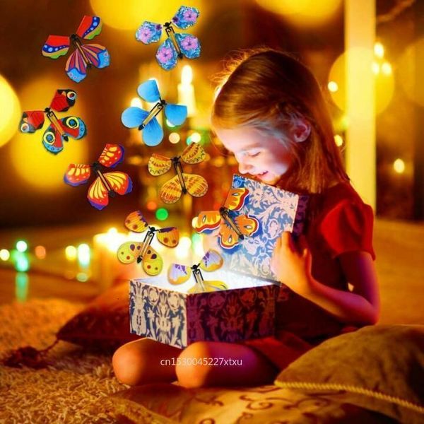 Objetos decorativos estatuetas voando no livro cartão de borboleta mágica brinquedo com mãos vazias adereços de casamento truques natal presente dropship 230925