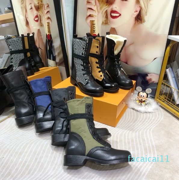 Stivaletti da donna di marca Designer Fashion Luxury Stampa Stivali Martin con lacci in pelle nera Scarpe casual da esterno Dimensioni del sacchetto per la polvere della festa nuziale