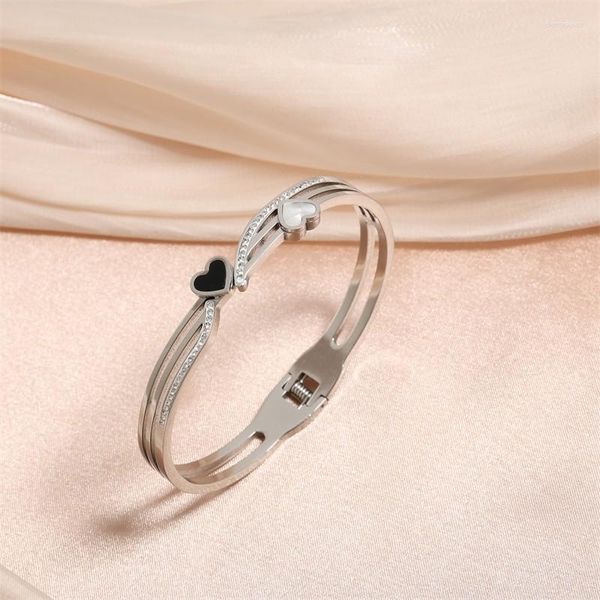 Armreif FEEHOW Herzförmige Kristall-Muschel-Armreifen für Frauen, süße romantische Metall-Charm-Armbänder, Accessoires für das tägliche Leben