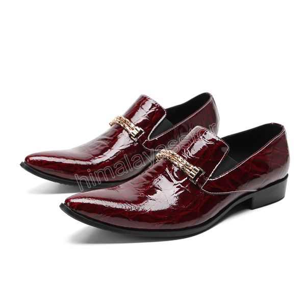 Vino di colore della pelle di coccodrillo Mens Wedding Slip On Dress Shoes Design in metallo Genuino Uomo in pelle Fomer Flats Zapatos Para Hombres