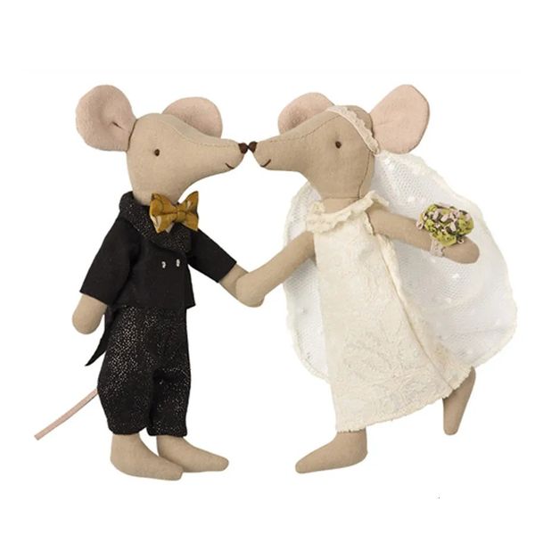 Плюшевые куклы, свадебные мыши, пара в коробке, подарок на Рождество, ручной работы, милая маленькая мышка для мальчиков и девочек с подарочной коробкой, швейная кукла из хлопка 230927