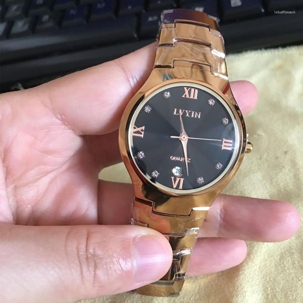 Armbanduhren Ausverkauf Echte Keramikuhren Anti-Fade-plattierte dicke Goldarmbänder Uhr Quarz Kalender Handgelenk Wasserdicht Roman