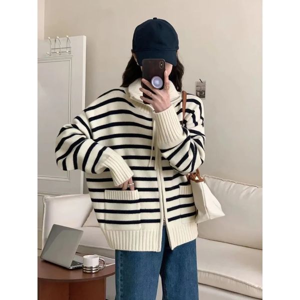 Suéteres femininos Mulheres Malhas Tees Feminino Coreano Sle Loose Cardigan Polo Collar Stripe Fleece All-Match Quente Zip-up Sweater Outerwear 230927