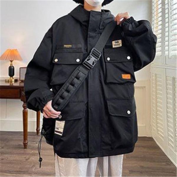 Herren Trenchcoats Werkzeugfunktion Multi-Pocket-Jacke Frühling und Herbst Koreanische Version der schwarzen Kapuzen-losen Kleidung Hübsche Jugend