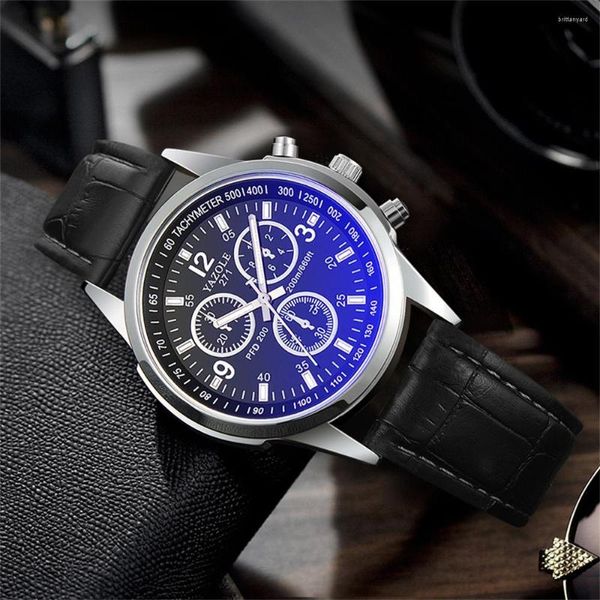 Armbanduhren Luxus Herrenuhr Hochwertige wasserdichte Chronograph Herrenarmbanduhr Business Leder Herren Quarzuhren Casual Uhr