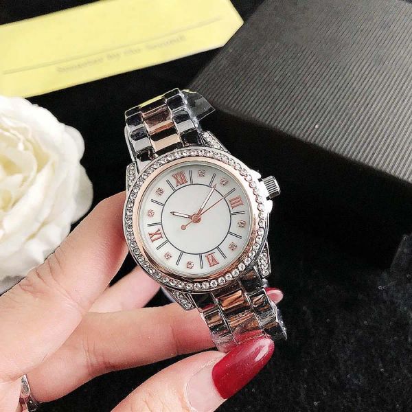 2023 neue Heiße Marke Uhren Frauen Mädchen Kristall Stil Metall Stahl Band Quarz Armbanduhr reloj mujer Kostenloser Versand Großhandel