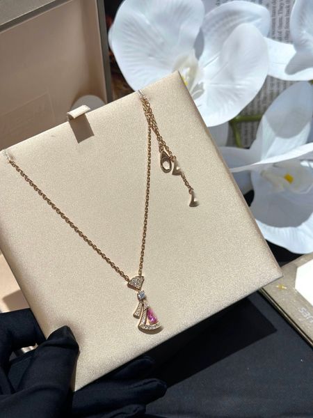 Commercio all'ingrosso del regalo di San Valentino dei gioielli di lusso della collana placcata oro delle donne del progettista delle collane di fascino del diamante di modo