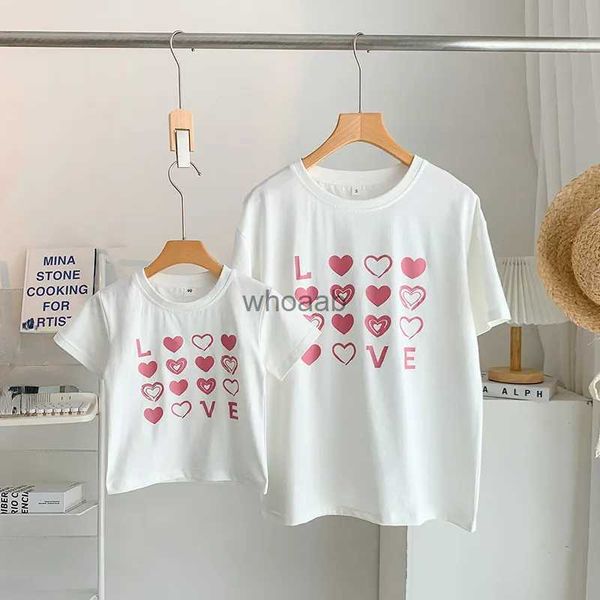 Abiti coordinati per la famiglia Amo mio padre Mamma T-shirt Abiti coordinati per la famiglia Abito genitore-figlio 2023 Estate mamma e figlia Neonata T-shirt uguali Abbigliamento YQ230928