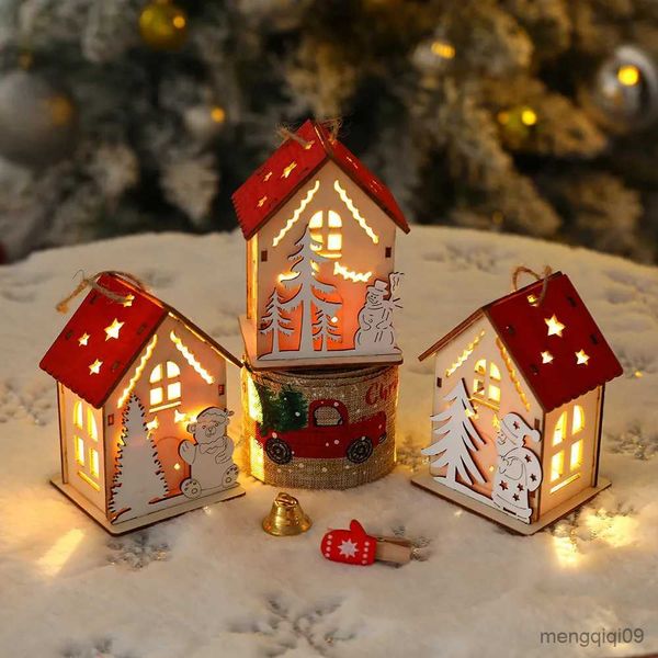 Weihnachtsdekorationen, neues weihnachtliches Holzhaus, Anhänger, Schneemann, Bärenhaus, Beleuchtung, leuchtende Blockhütte, Weihnachtsdekorationszubehör