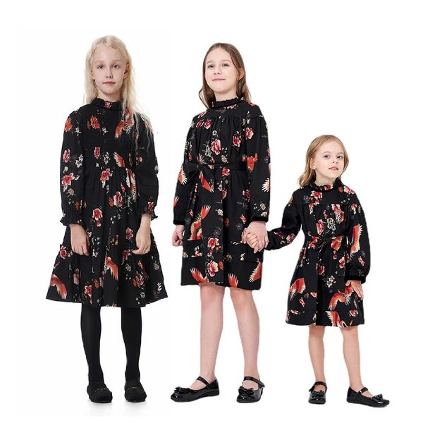Aile Eşleşen Kıyafetler 2024 Sonbahar Bebek Kuş Desen Eşleştirme Giysileri Genç Kızlar Pamuk Midi Dressgirl Smocked Style Bebek Romper #7700 230927