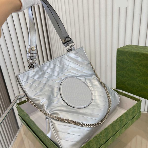 10a büyük kapasiteli çantalar zincir şeridi gümüş çanta tasarımcısı Tote Lady Luxury Handbags Ayna Kalitesi Çok yönlü omuz crossbody çanta kadın çantası