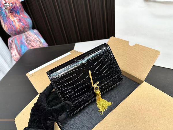 mini çanta crossbody flep çanta lüks kadın çanta yüksek kaliteli s tasarımcılar çantalar küçük omuz püskül kırmızı siyah beyaz aaa çanta kaliteli deri çanta şeridi altın zincir